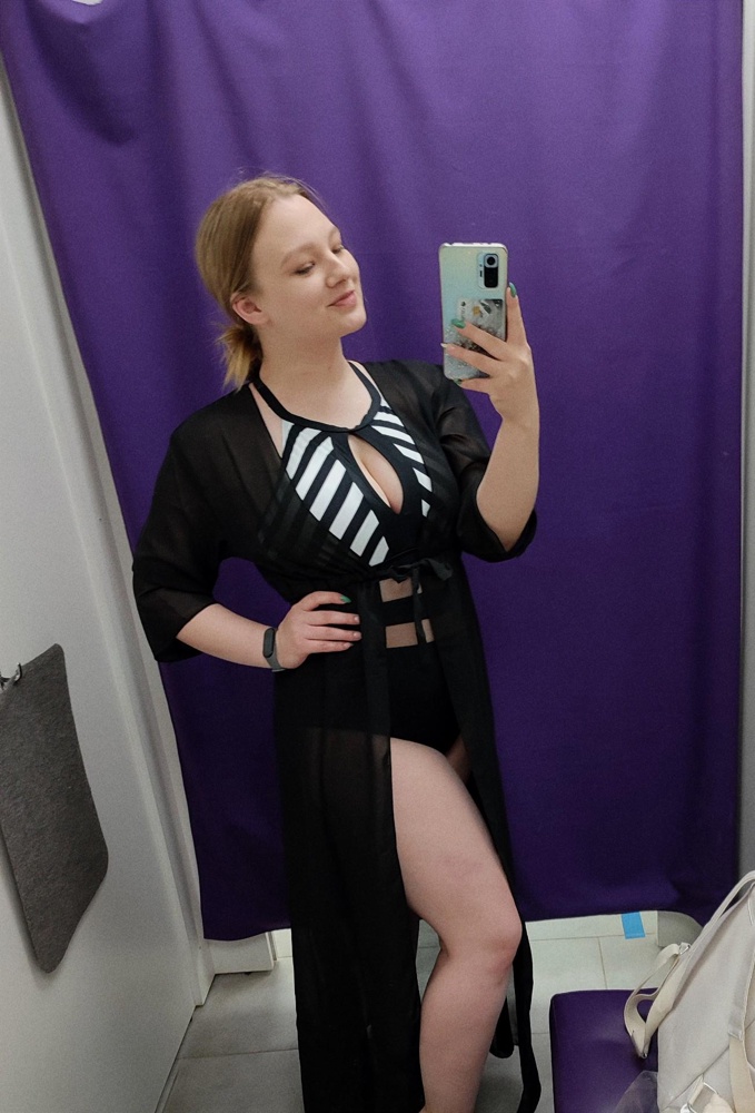 Накидка подошла, классная, пришла идеально ровная (иногда мятые вещи приходят). Спасибо!