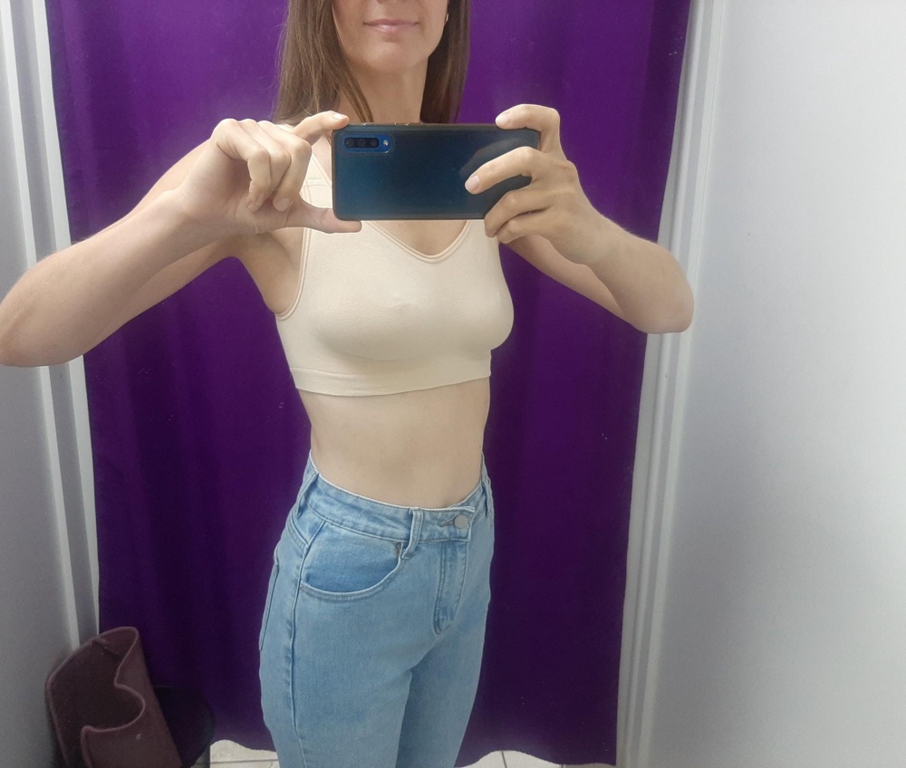 Размеру соответствует, хорошего качества. Не давит как обычный лифчик. Очень довольна. Рекомендую!