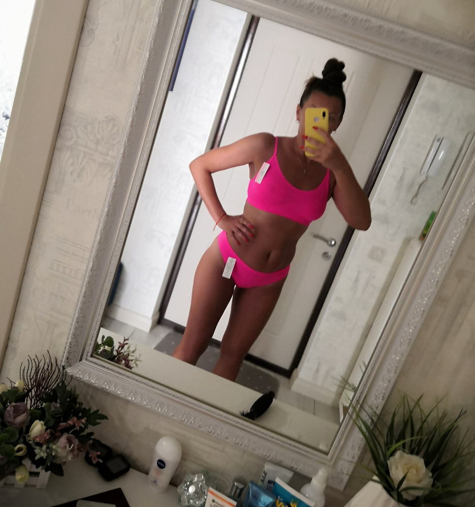 Качество бомба! Хорошо тянется, на мой полный 46, М подошёл отлично. Не ощущаю на теле, сидит идеально.  Спасибо, буду брать во всех цветах! 👍