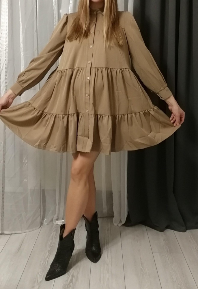 Покупала на выписку из роддома. На беременном животе скрыл 8 месячный живот, от этого сделала вывод что платье хорошо корректирует полноту)))))) на рост 174 см короткое, но с плотными колготками и на каблуке смотрится вроде нормально. На свой 46 взяла L(немного тянет в области подмышек). Пока оставила. Хотела для сравнения заказать xl, но его в наличии нет.