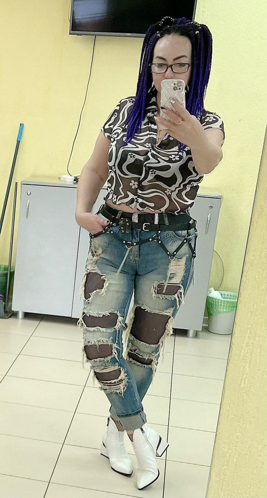 Отличный пояс , стильный , хорошо смотрится, на счёт  натуральной кожи ,,,,не знаю, нечего не могу сказать, со временем пойму при носке ,, спасибо производителю!!!!