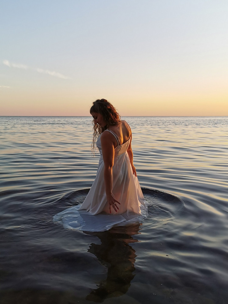 Пришлось немного подшить под себя- это  нормально... Самое главное стирается просто на ура, никаких проблем