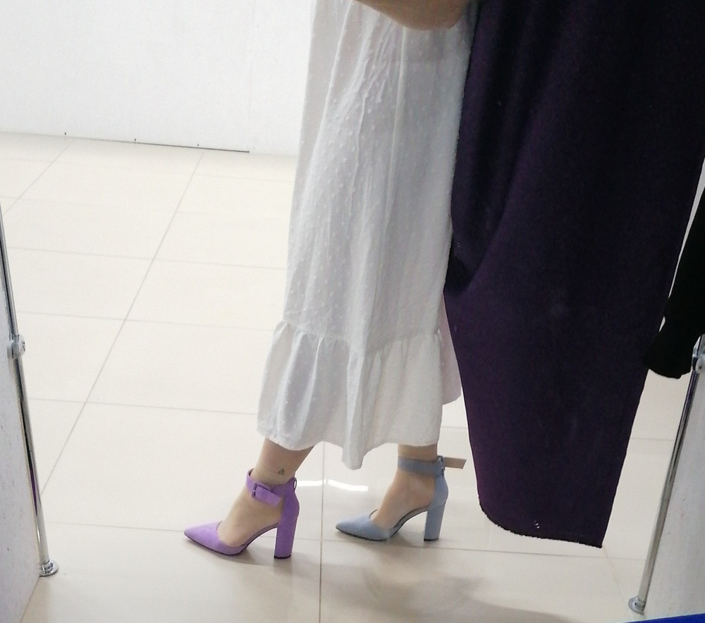 Они офигенные! Шикарные! Удобные. То, что нужно! Выбирала между фиолетовыми и голубыми. Оба цвета красивые!