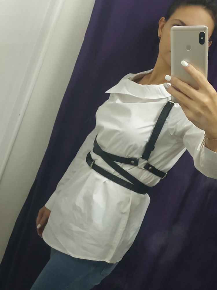 Она крутая. Сразу влюбилась) чисто случайно обнаружила эту вещь в рекомендациях и сразу ее захотела)) качество хорошее. Короче советую