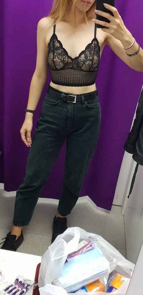 У меня 75 в,ог 86.размер 3- идеально,натягивать сложновато,не тянется,но садится как влитой