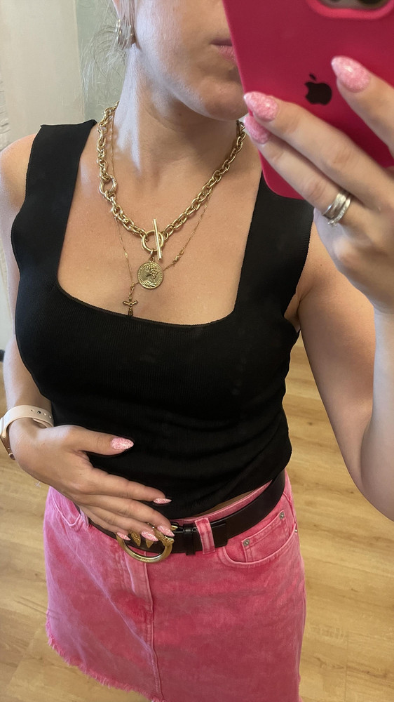 Очень длинные лямки, не сел( Модель очень дёшево смотрится, возврат