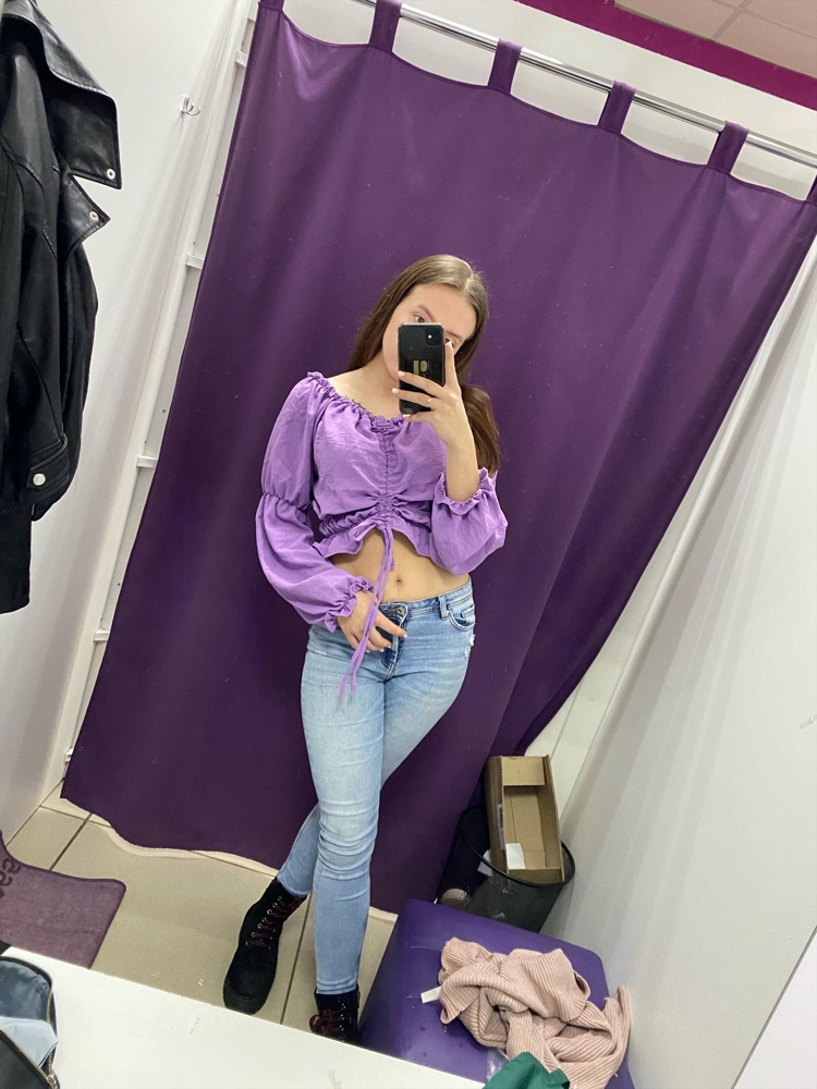 Отличный топ, смотрится красиво, не нужно морочиться с глажкой, все супер! Спасибо!)