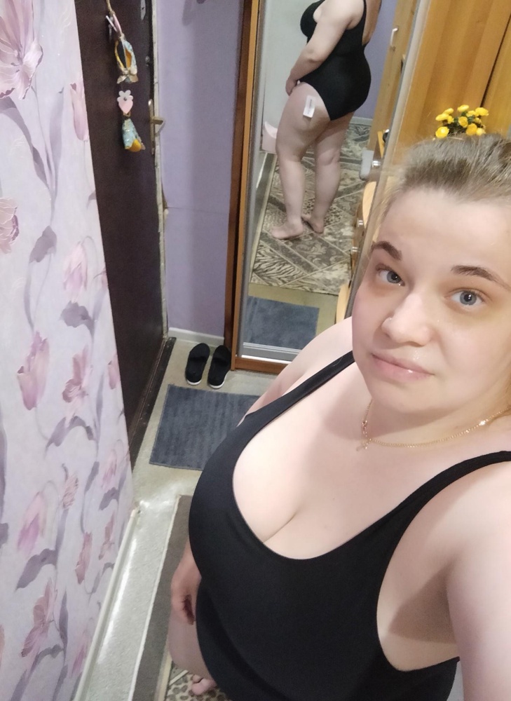 Отличный купальник. Размер соответствует, на свой 52, взяла 52,сел отлично. И грудь 5го размера впихнулась замечательно 😀