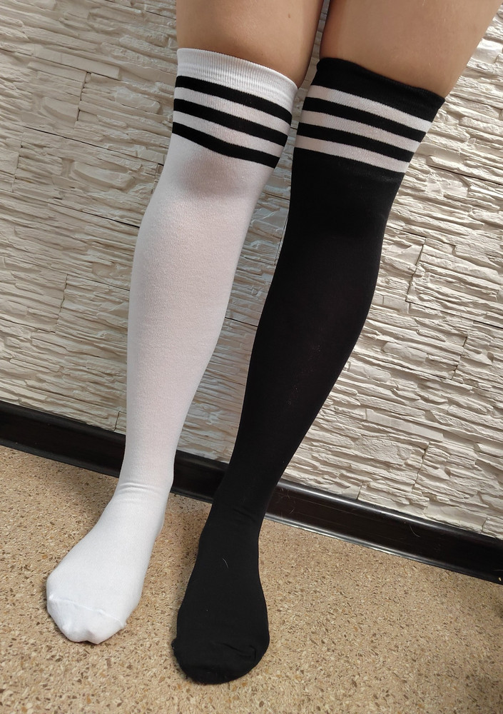 Хорошие гольфы. Чёрные чуть длиннее. Дочь довольна.