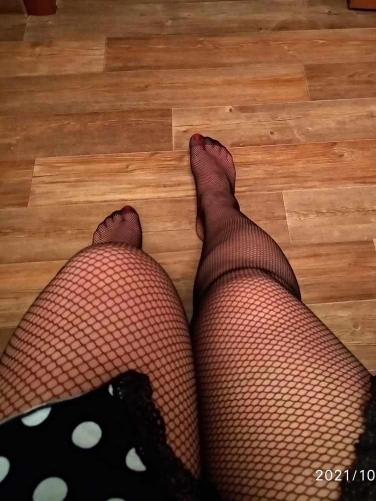 Впервые покупаю колготки этой фирмы, люблю в сетку и была приятно удивлена: упаковано хорошо, в два пакета, колготки с ластовицей (что редко для колготок в сеточку), сетка мелкая, сели отлично на мой 54-й, рост 168 см. А главное производитель положил подарок, нежные капроновые носочки, очень приятненько!! Спасибо огромное за вашу продукцию и внимание к своим клиентам! После этого хочется ещё заходить в ваш магазин 😉😉!