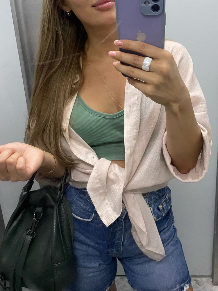 Классная! Легкая, гладить особо не нужно) надо будет ещё одну поярче заказать