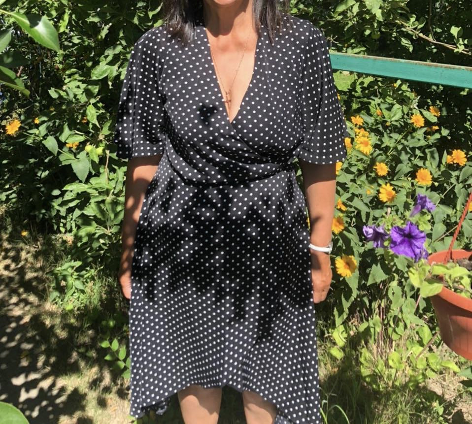 Заказывала для мамы, она в восторге, очень легкое и качественное платье! 