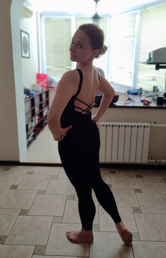 Я в восторге!!!! На размер 44 комбинезон 44-46 сел как влитой.