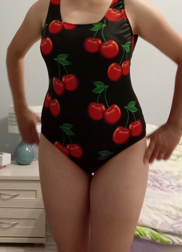 Купальник отличный, единственное что на фото ярче чем как есть, но чуть великоаат поэтому жду меньшего размера