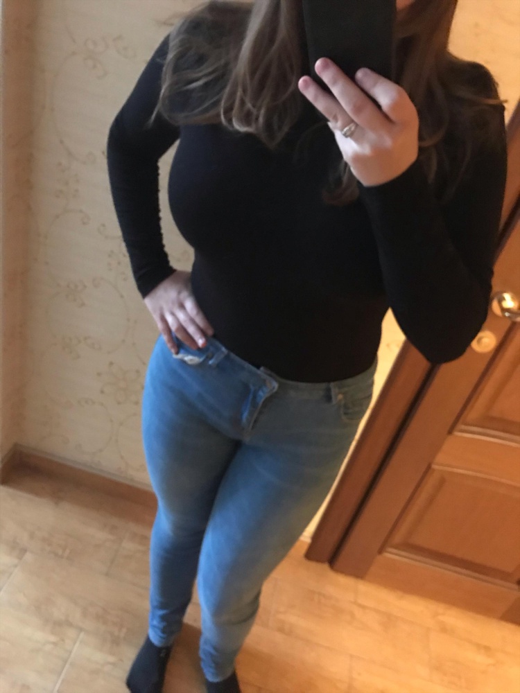 Хорошее боди, у меня о/г 115 очень большой, но не широкая талия . Сильно страдаю аллергией. Одежду выбирать очень тяжело. Это боди как спасение. Даже швы с силиконовой лентой не чувствуются ,лиф не просвечивается. Единственное что смутило это защелки как на бюстгальтерах. Но одев поверх колготок и под джинсы дискомфорта не доставляют.