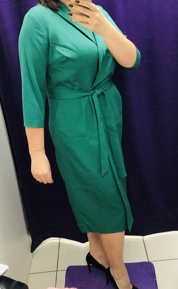 Хорошее платье, размер соответствует 