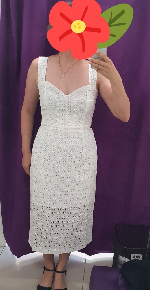 Платье понравилось, оставила, на 90-70-90 размер 46 отлично сел