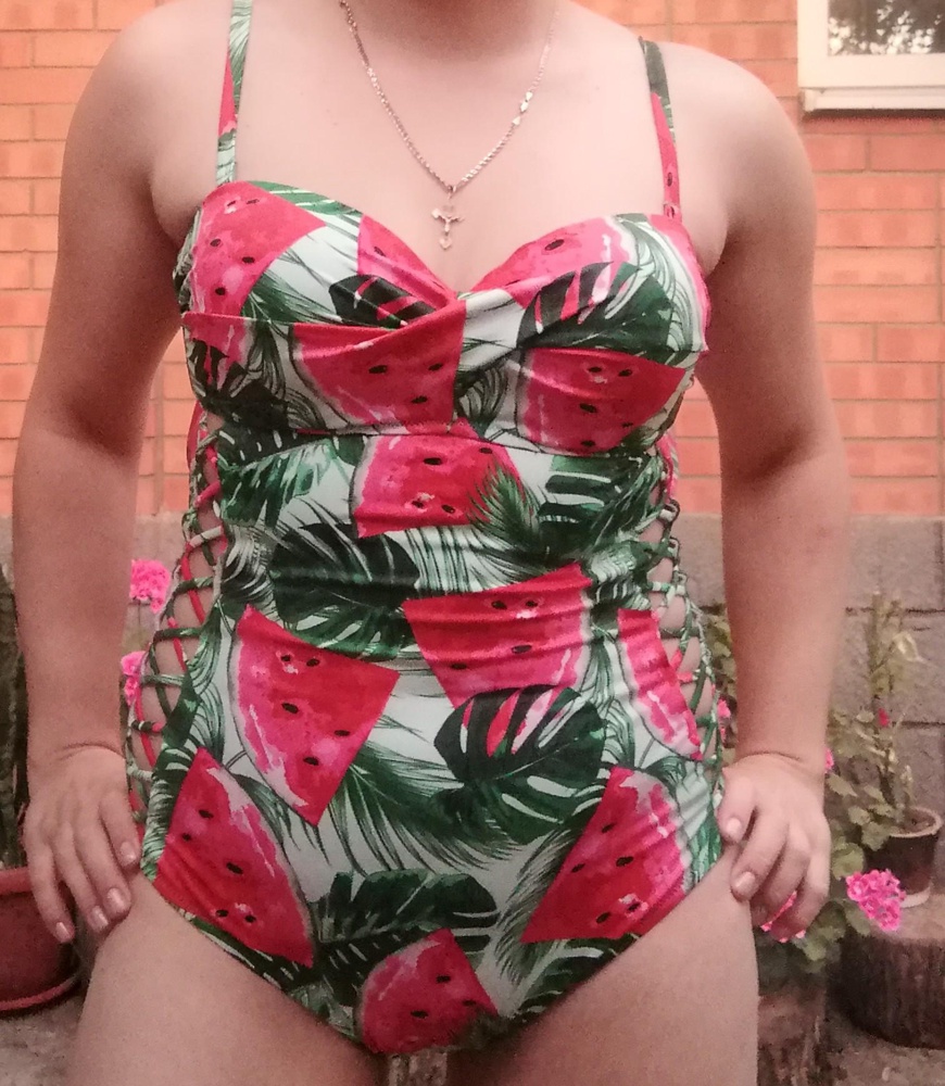 Купальник супер!!!! Ткань приятная к телу. Идёт в размер.