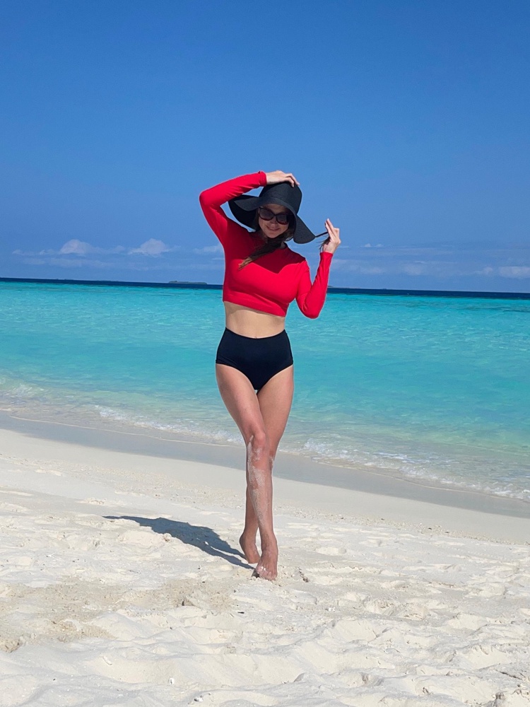 Топ - огонь!!!🔥 Комфортный, яркий! размер в размер идёт. Резинка не тугая. Сидит отлично 👍🏻