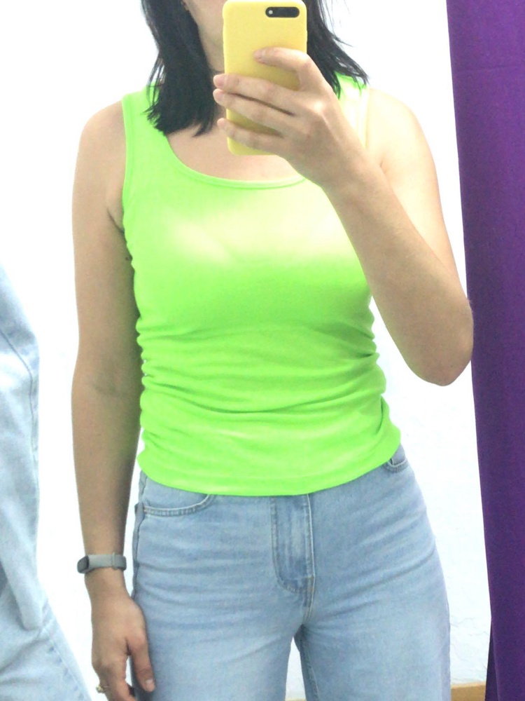 Мне не подошла. Тонкая ткань, просвечивает немного. И синтетика. Жарко летом наверное будет в ней.