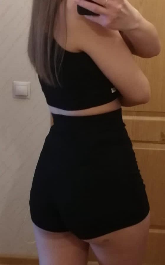 Великолепный!!! Высокая посадка, как я и хотела. На рост 170 см отлично подошёл.