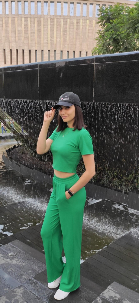 Костюм классный. Длина брюк на рост 173 хорошая. Лёгкий, не мнется. Отличный летний вариант