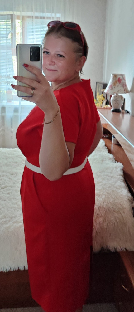 Отличное платье! Идёт в размер. Стройнит. Хорошая цена.