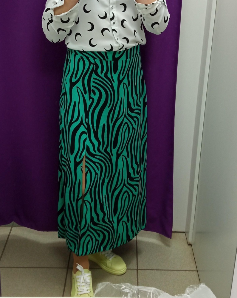 Отличная юбочка, в размер ношу 42,рост 160 длина устроила, всё супер