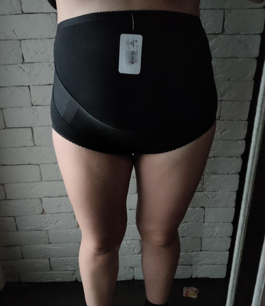 Трусики хорошего качества, брала 2 размера 108 и 112, по отзывам сама не смогла определиться с размером, в итоге выбрала 108, т.к. сел удобнее. резинки режут немного ноги, но у 2-х размеров одинаково. Надеюсь что при носке растянутся.