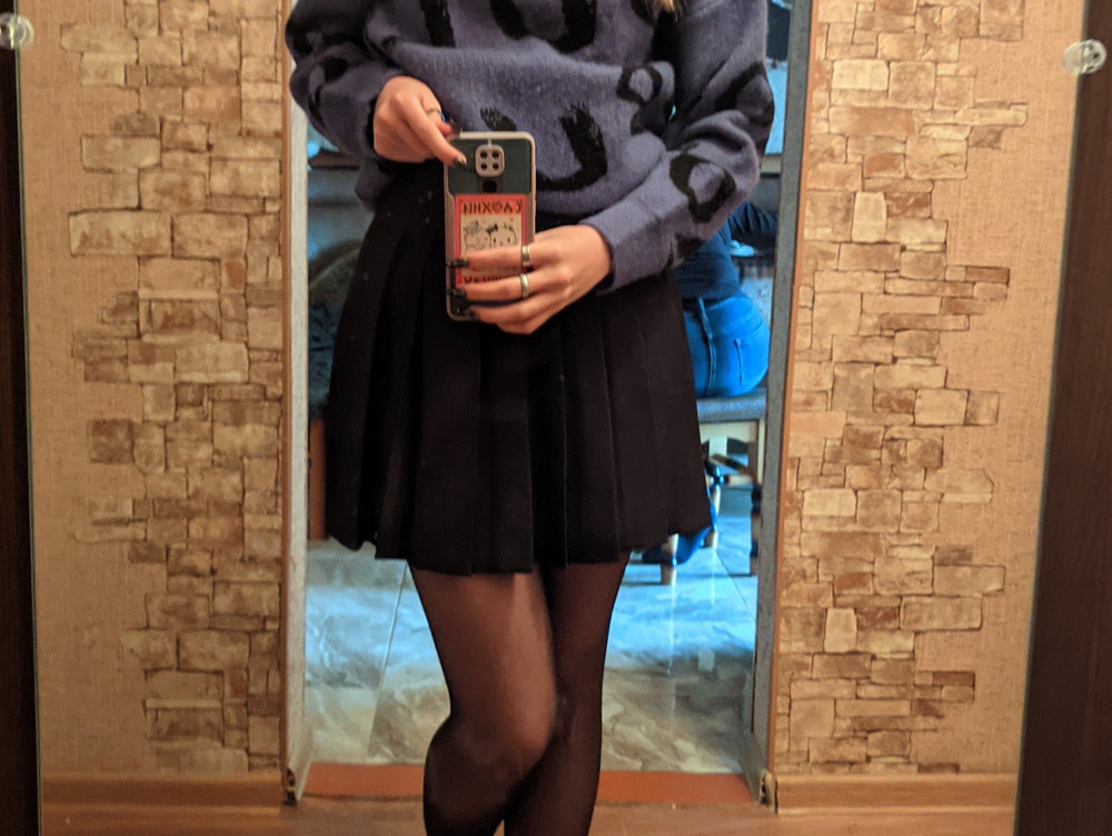 Юбка классная, пришла быстро. 
На ощупь приятна. 
Покупкой довольна