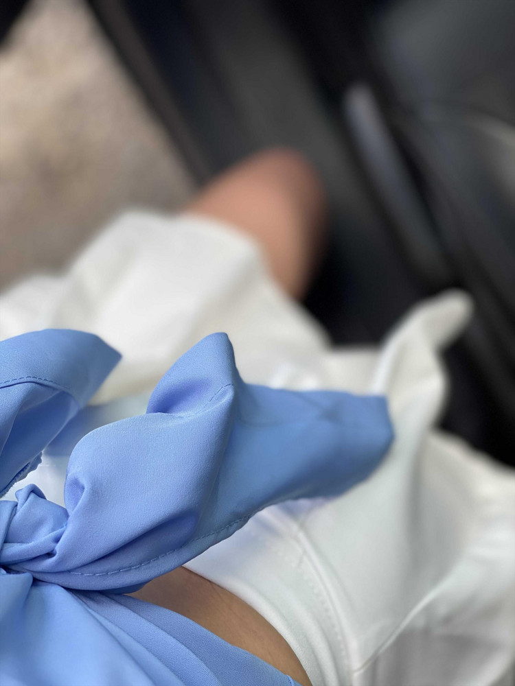 Классная юбка,чуууть чуть просвечивает,но не критично, на рост 175 идеально. Бёдра широкие брала по отзывам xs,не ошиблась,хотя ношу s