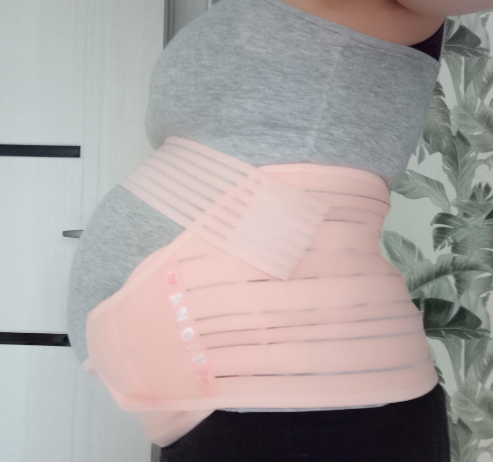 Сегодня получила бандаж и сразу же нацепила его. Девочки, это какой-то балдеж для спины. Я проходила до начала 8 месяца, спина и так мое слабое место, но во время Б этот момент обострился. Долго думала надо или нет, читала отзывы. Мне повезло с доставкой- размер, что я заказывала и цвет такой же) Сегодня прогулялись, спине значительно легче, посмотрим как покажет себя спустя время, пока меня все устроило, бандажем я довольна. Размер подбирала по сетке, с учётом растущего животика.