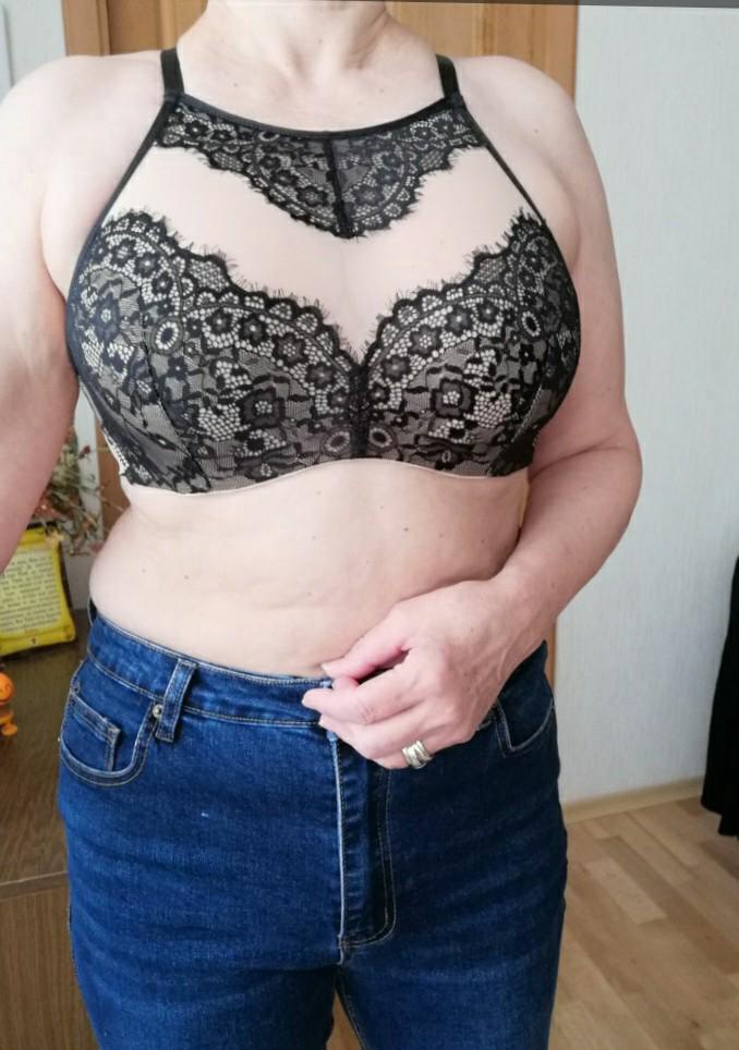 Понравился .Даже не ожидала .Заказала из любопытства .Думала ,что на меня не " сядет " хорошо .А мне понравился .Размер подошёл.Удобен .Приятно чувствовать его на теле . Выкупила ,хотя еще не знаю ,  буду ли носить .Возможно летом с какой нибудь рубашкой решусь . Но все же  думаю   ,что этот  лифик - топ лучше будет молодым ,стройным девушкам.Спасибо .Советую .