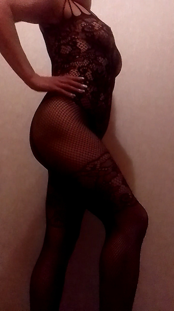 Очень красивая вещь! Просто секси! Подошло на мой 46 размер, подойдёт и на 50. Качество отличное! Очень плотная, при этом мягкая , приятная к телу ткань. Мой партнёр в восторге!