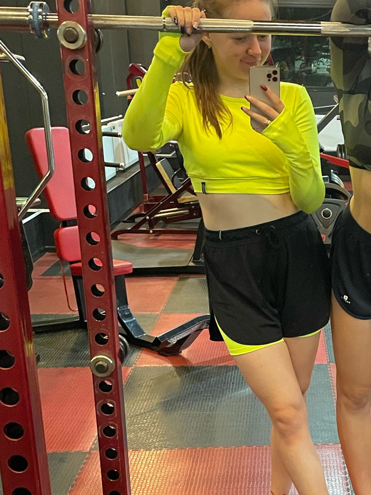 Огонь🔥ношу М, но можно было и S взять. Не критично