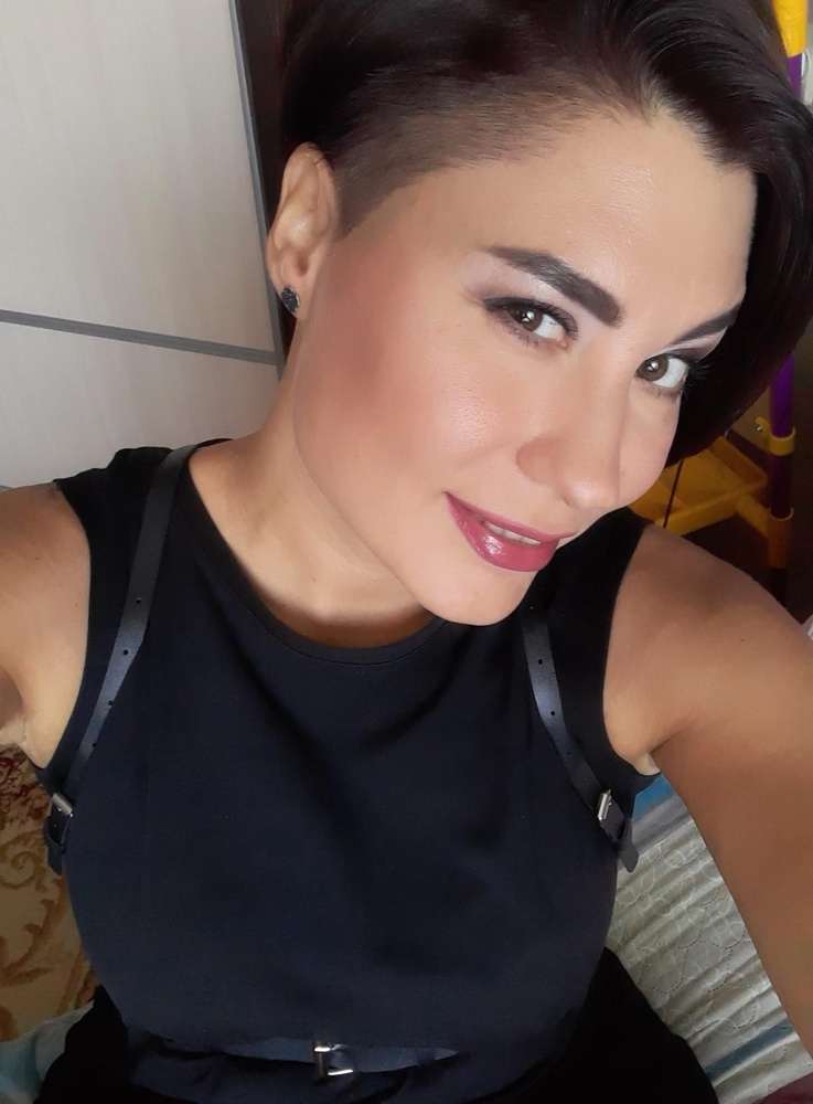 Все было бы отлично,если бы в первый день не оторвалась задняя лямка. Починили,но это так..... Закажу другую,из натуральной кожи