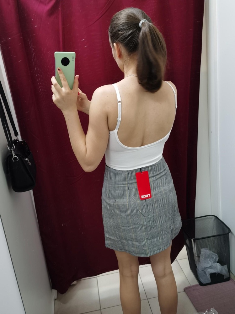 Отличный топ заказала в 3 цветах чёрный, белый, и беживый грудь держит отлично