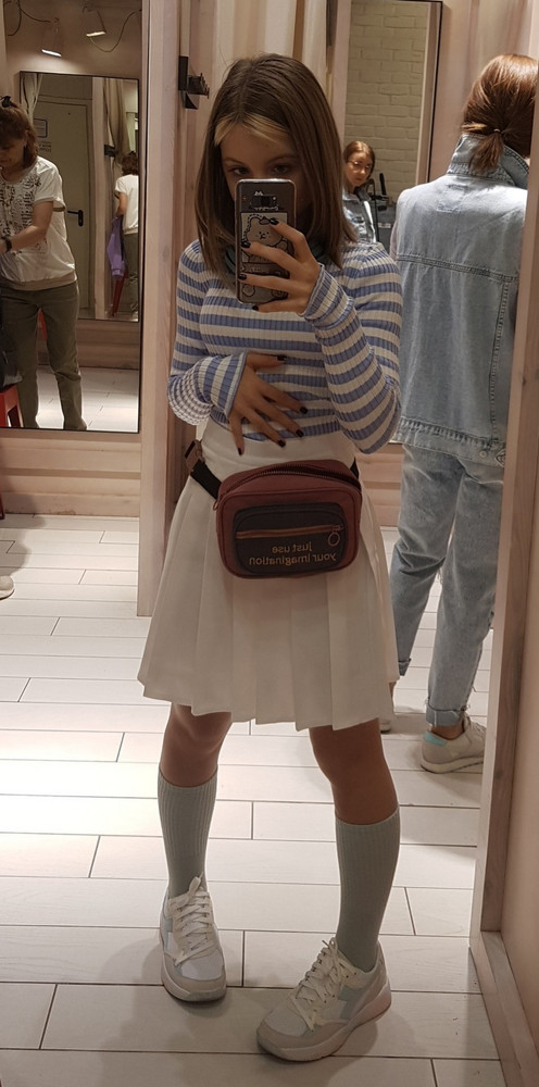 Самая лучшая юбка в моей жизни!! Качество отличное!! Мягкая, тянется. В общем очень красивая юбочка<3 
Всем советую)) За цену в районе 900р просто шик!! 💗💦