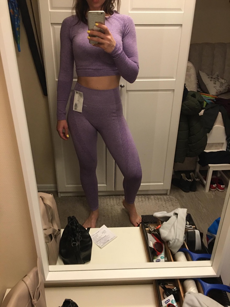 Хороший костюм. Не просвечивает. Недостатки немного сглаживает.