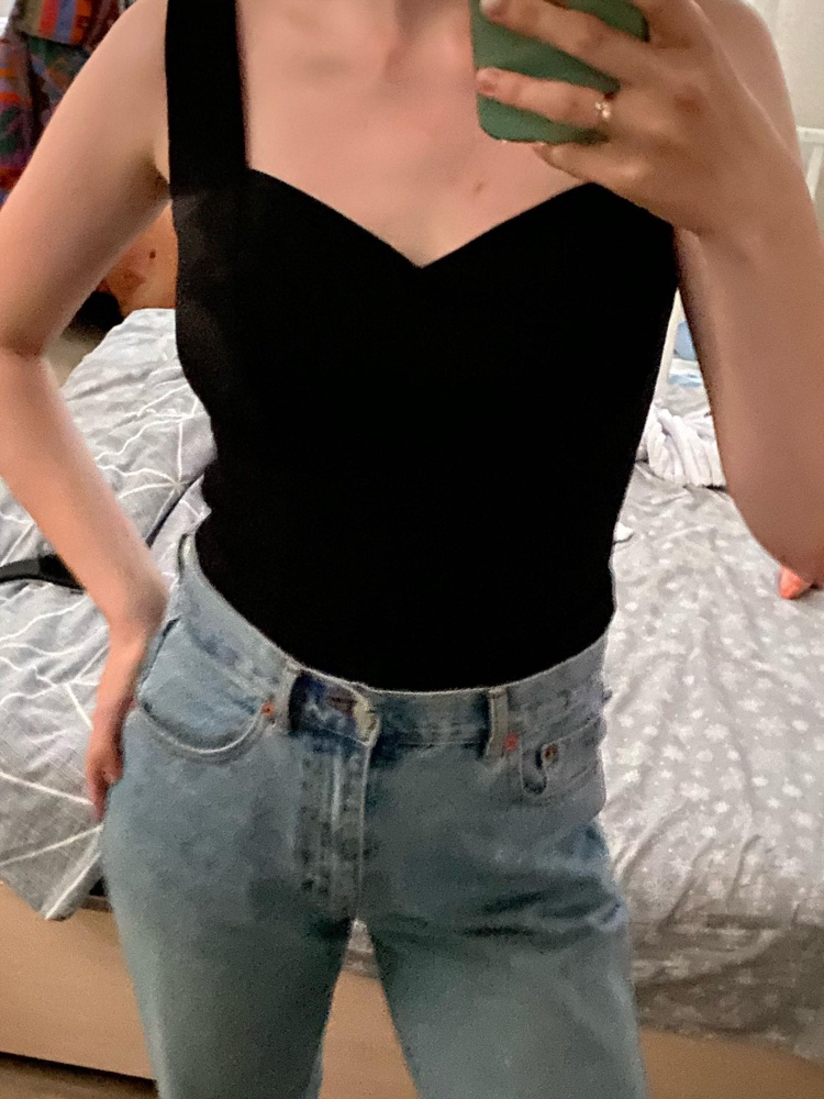 Хороший, молния идёт волной но не критично 