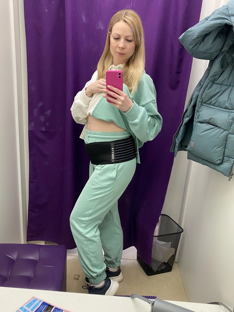 Отличный бандаж. Со своей функцией справляется на Ура. Удобный, не впивается, подстраивается под особенности тела. Безразмерный, подойдёт всем. Думаю летом в нем будет комфортно, мне как раз осталось ходить июнь и июль. Рекомендую однозначно! Цена 🔥🔥🔥