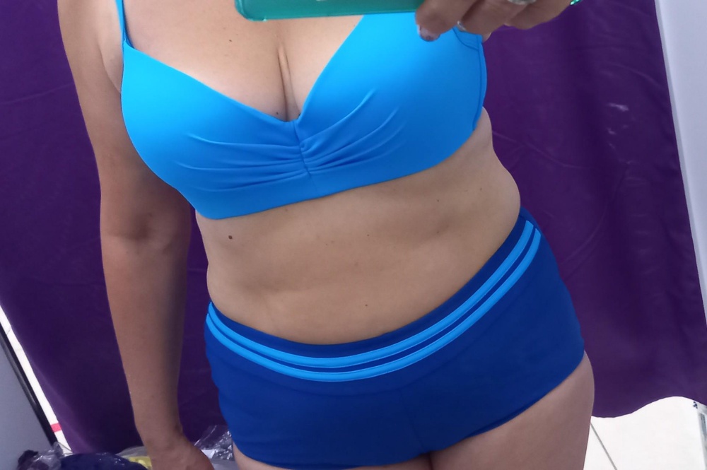 я от него в восторге! купальник- мечта! яркий, плотный, трусики- шортики прикрывают попу и даже зону бикини. грудь с небольшим пуш- аромат,ложится идеально. Рекомендую!!