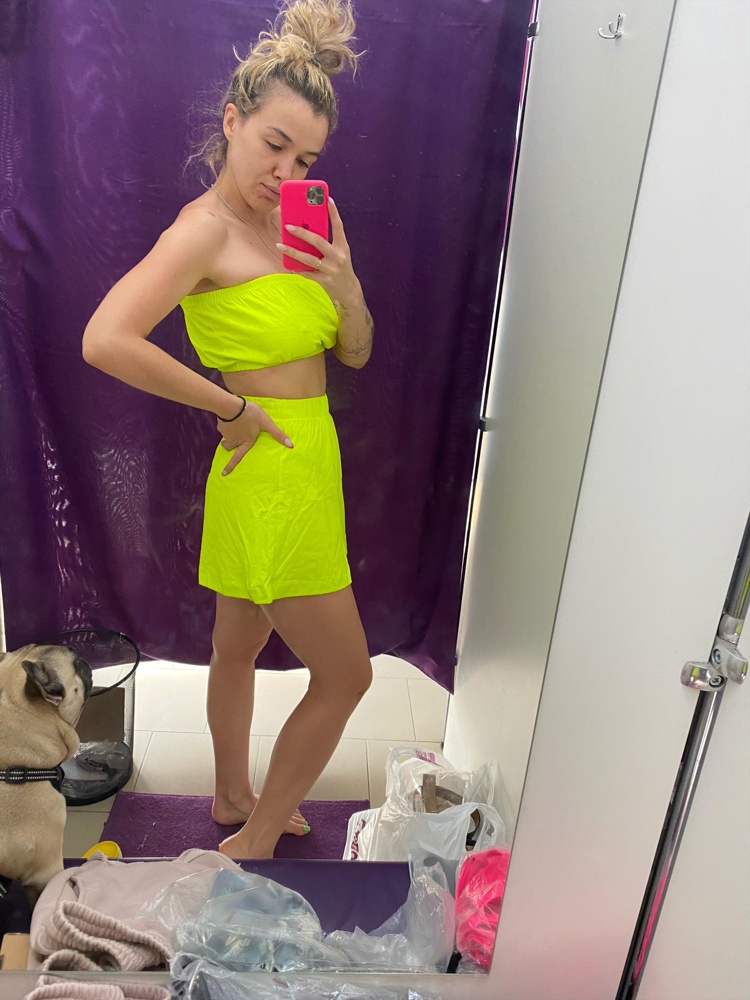 Хорошо пойдёт для худеньких, для плодных как я, выглядит не осень)