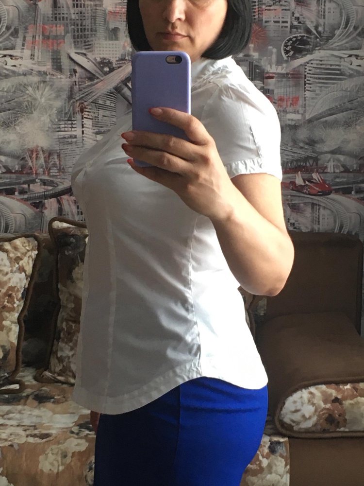 Замечательная блузка, приятная к телу, не просвечивается, в размер