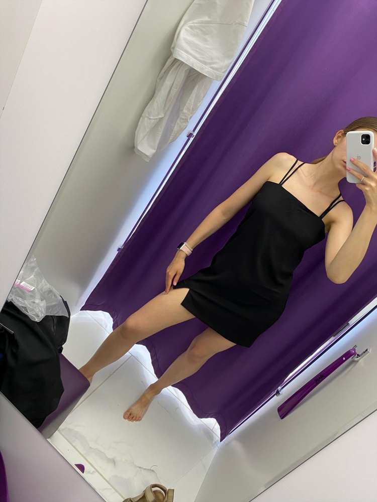 Фасон классный, 34 размер сел хорошо в груди, но коротко, размер 36 отлично по длине и комфортно, но не сел в груди, ткань не понравилась ( первые две фотографии 34 размер, третья 36