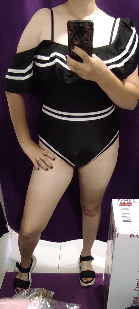 Отличный купальник. Очень хорошо садится. На полной фигуре недостатки скрывает, достоинства подчеркивает. На рост 170 и размер 50 подошёл 46 размер.