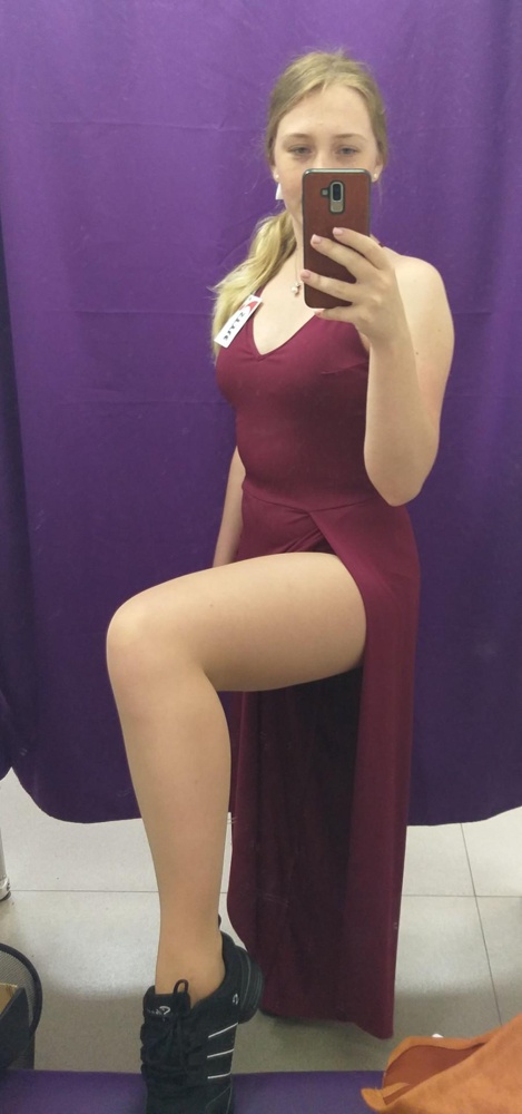 Бомба! Круто!
Купила себе на  фестиваль по танцам  форро. Ношу  46 размер, взяла М. Как на меня шили. Ткань не мнется, даже после распаковки гладить не нужно. В груди плотные чаши, поэтому доп. белье не требуется. Комбез отлично тянется, нет ни молний, ни прочих застежек. Боялась, что на мой рост 160см будет глупо смотреться. Отнюдь. Даже с танцевальными кросс-джазовками выглядит отлично. С костюмом сразу заказала шортики под цвет,  в этом  же магазине. Все супер. Мега довольна!
У производителя ещё  хочу приобрести кюлоты отдельными штанишками.
Девочки, берите! Будете неотразимыми.