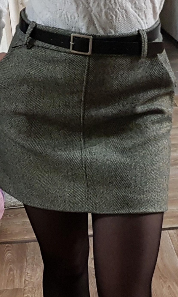 Юбочка просто супер!!! Я ношу 42р но подошла 44р и  села отлично, удобная и теплая! Подклад пришит по всему низу юбки, что очень удобно. Пояс конечно долго не прослужит, самый дешёвый(