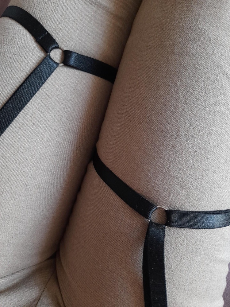 Точно 5 звёзд! Все хорошо тянется, смотрится улетно. Не только для эротики, но и под платье весной или летом подойдёт. Качество отличное, регулируется все. Рекомендую, экпериментируйте)😜