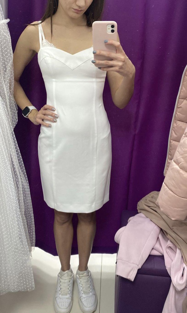 В груди чуть велико, пуш спасёт😂в остальном идеально , быстрая доставка, запаковано, чистое, вроде без дырок, не большой запах, спасибо 🌸